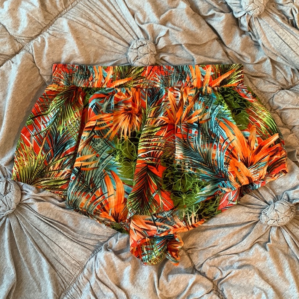 Tropical shorts